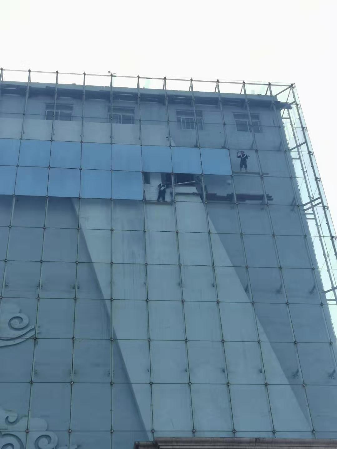 173649710.jpg